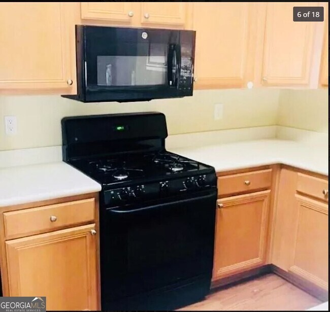 Foto del edificio - 2145 Highland Gate Dr