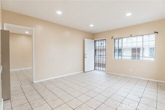 Building Photo - 921 Carob Way