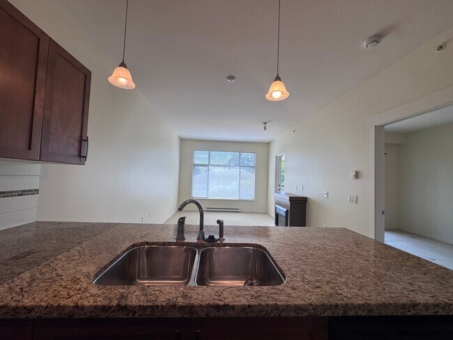 Photo du bâtiment - 11950 Harris Rd