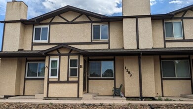 Building Photo - 1299 Vondelpark Dr