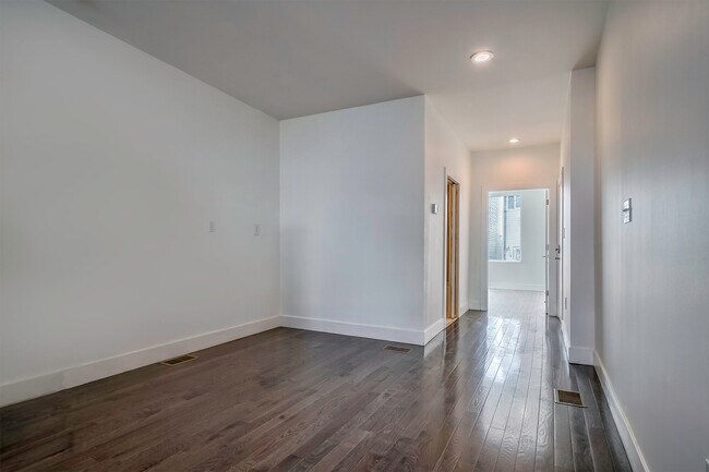 Building Photo - 614 Edmond St