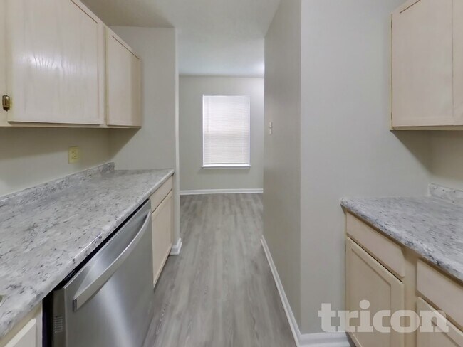 Building Photo - 5956 Portman Pl