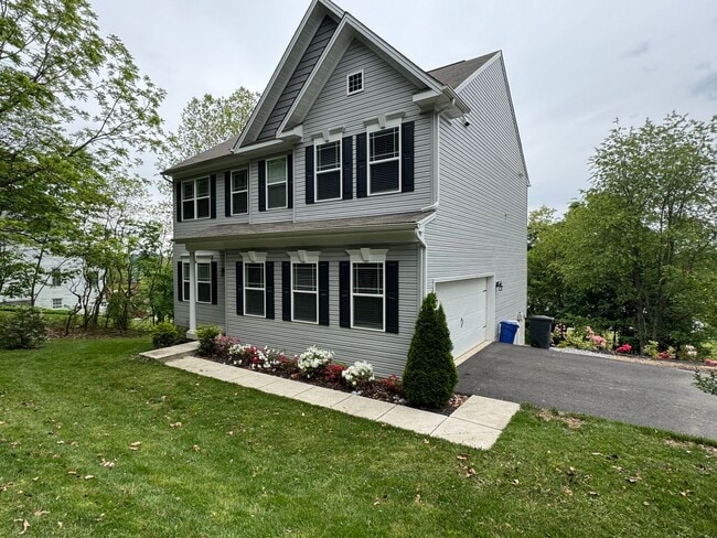 Building Photo - Single Family Home
