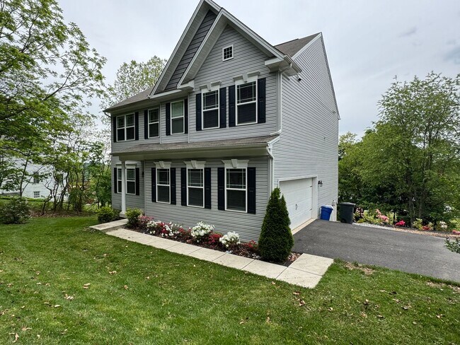 Foto del edificio - Single Family Home