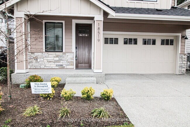 Foto del edificio - Brand New Spacious 5-Bedroom Retreat at Coyote Ridge 3 Full Baths 2 Car Garage 2330sf A/C Prime B...