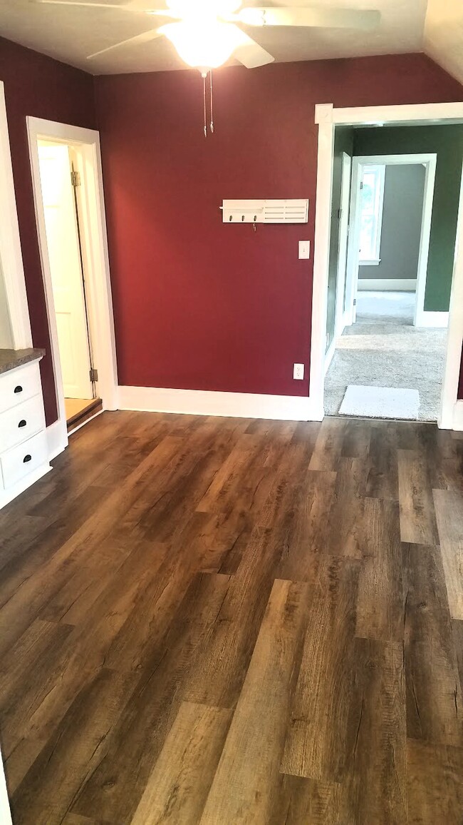 Building Photo - 2106 Folger Ct