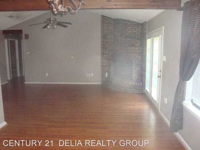 Building Photo - 3 br, 2 bath House - 2214 Appaloosa  St.