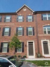 Building Photo - 108 S Newkirk St