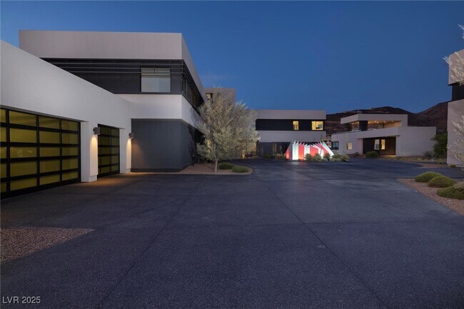 Foto del edificio - 750 Dragon Ridge Dr
