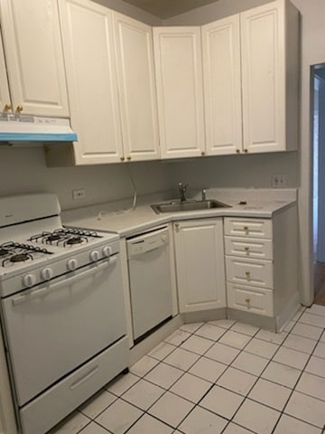 Kitchen - 2455 N Clark St