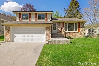 Building Photo - 2513 Longmeadow St NW