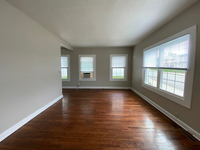 Building Photo - Available August 20th, 2026!