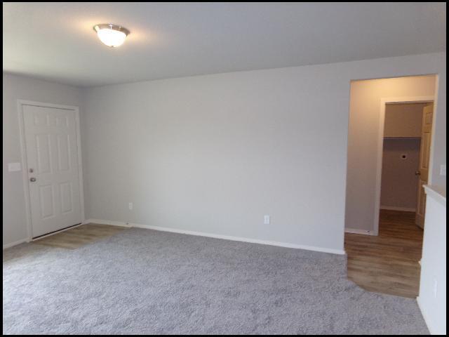 Foto del edificio - 10 Wisteria Dr