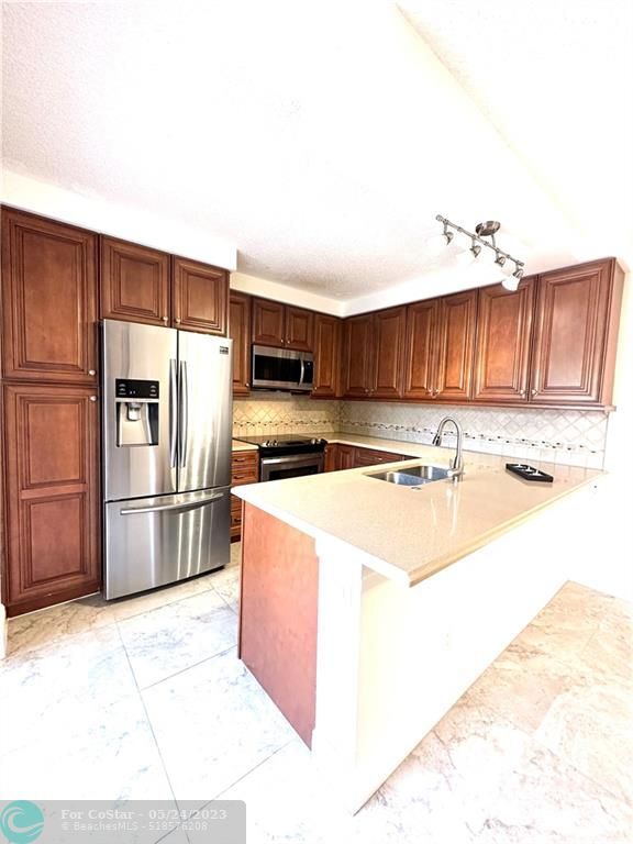 Building Photo - 8175 Boca Rio Dr