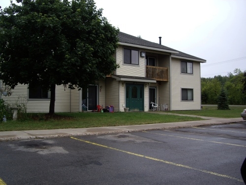 Building Photo - Town Square Apartments