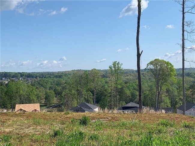 Building Photo - 807 Shallowford Rd