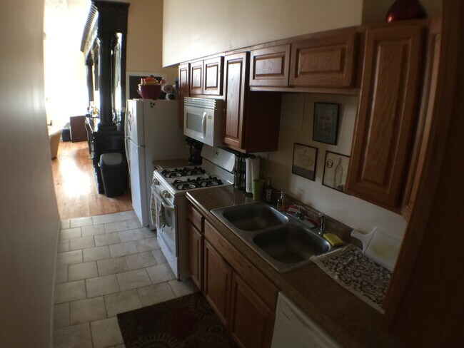 Foto del edificio - 2034 W Webster Ave