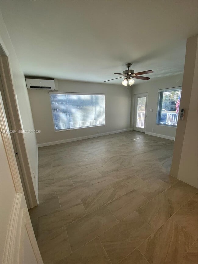 Foto del edificio - 2344 NE 12th St