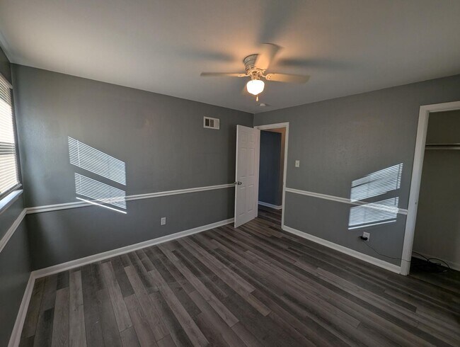 Foto del edificio - Best of Berkley Bungalow