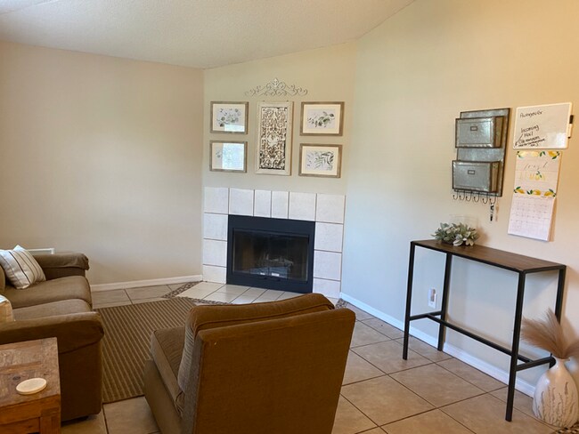 Foto del edificio - 4109 King Edward Dr