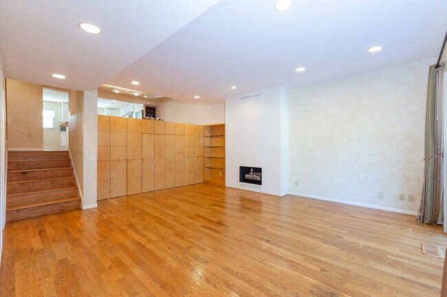 Spacious Living Room w hardwood floors - 4745 La Villa Marina