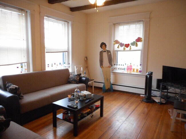 Foto del edificio - 842 Beacon St