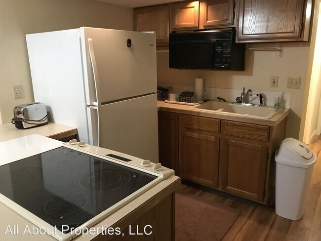 Foto del edificio - 2 br, 1 bath House - 2320 43rd Avenue Cour...