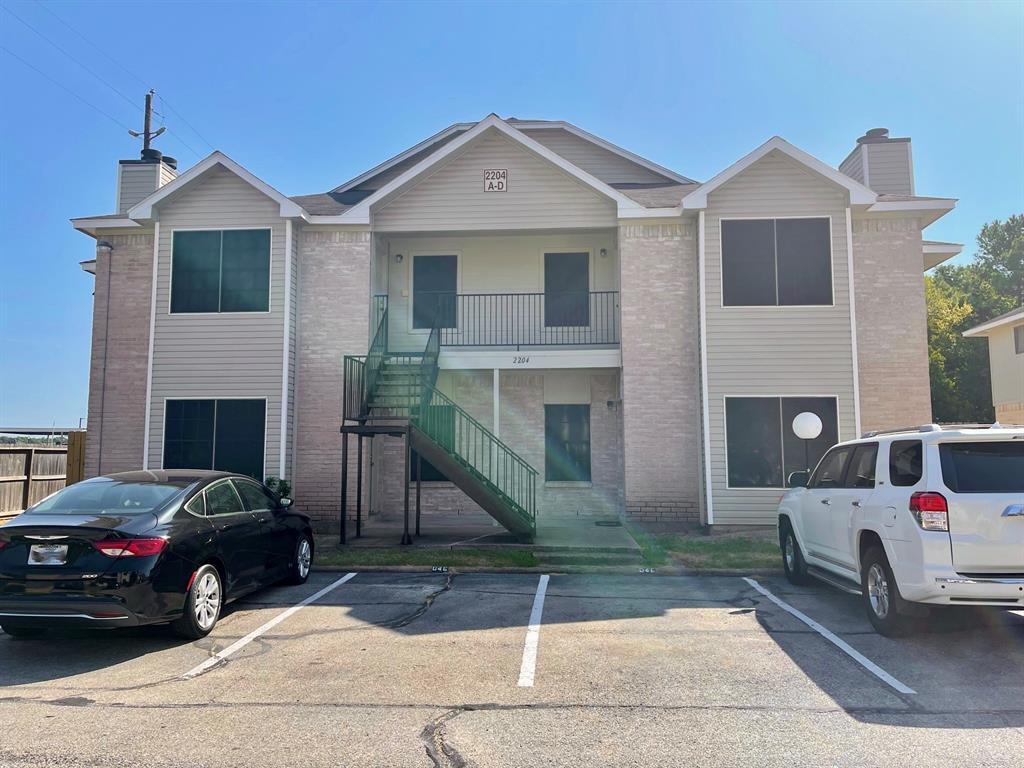 Primary Photo - 2204 Millstone Dr