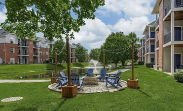 Building Photo - Longacre Apartment Resort