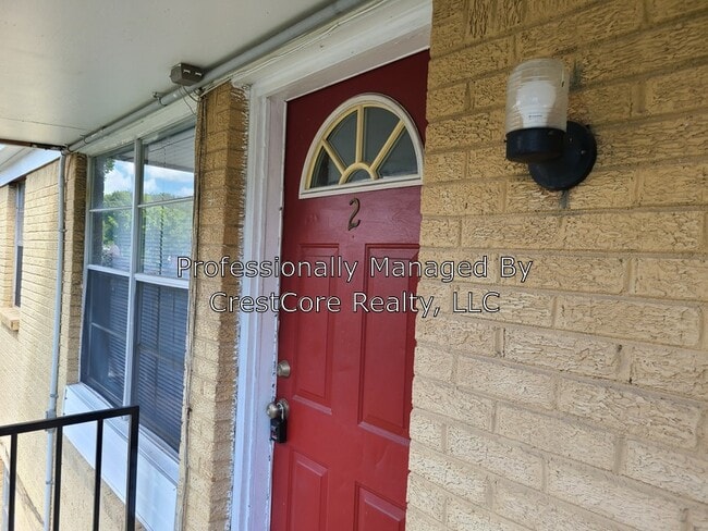 Building Photo - 948 Stafford Ave