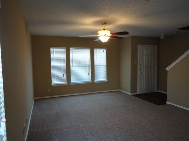Building Photo - 9206 New Kenton