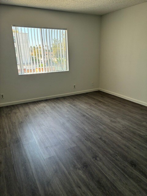 Foto del edificio - 635 N Virgil Ave