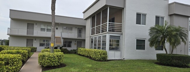 Building Photo - 192 Normandy Ln