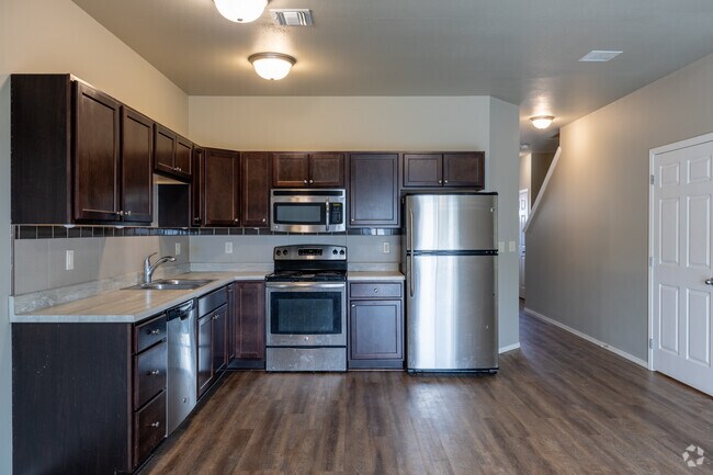 2 habitaciones, 2 baños y medio - Cocina - Jackson Heights Apartments & Townhomes
