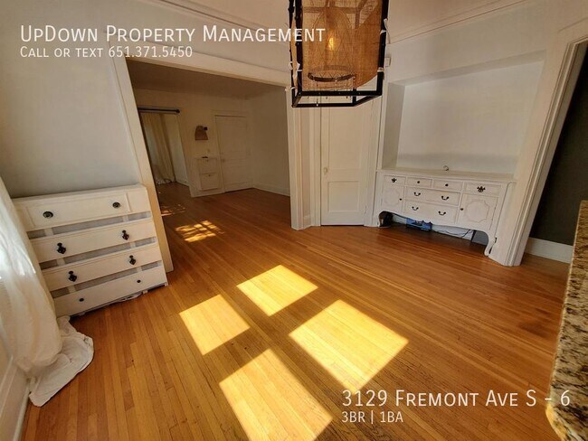 Building Photo - 3129 Fremont Ave S