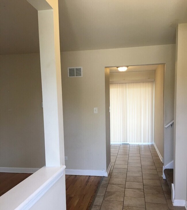 Building Photo - 17225 Coventry Ln