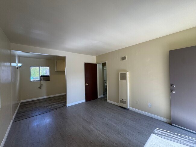 Foto del edificio - 6727 Pickering Ave