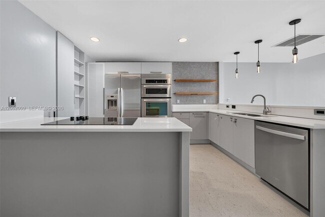 Building Photo - 2950 NE 188th St