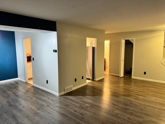 Building Photo - 4310 Hyde Park