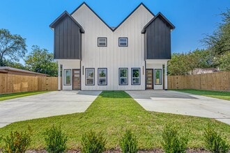 Building Photo - 5642 Hirondel