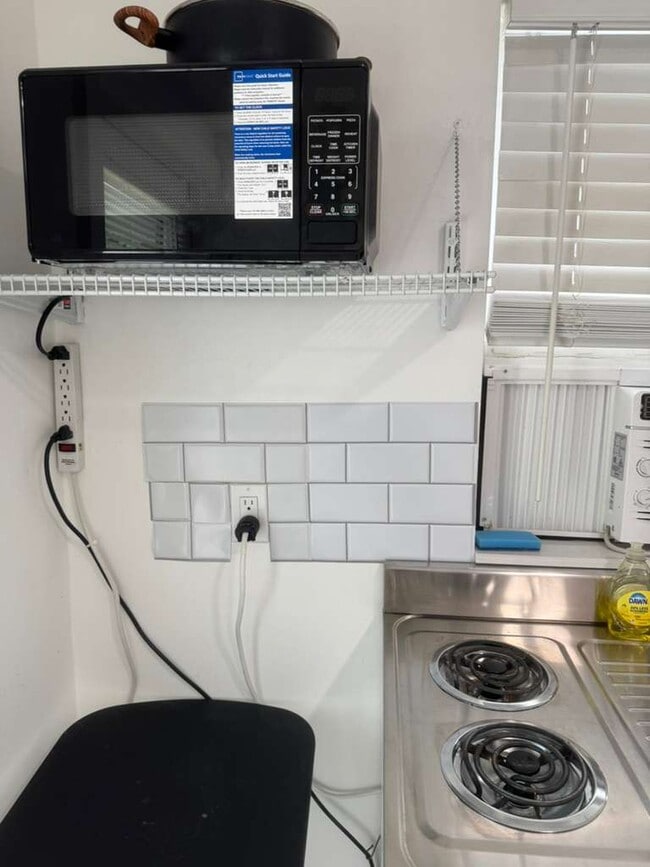 Building Photo - 6242 SW 24th St