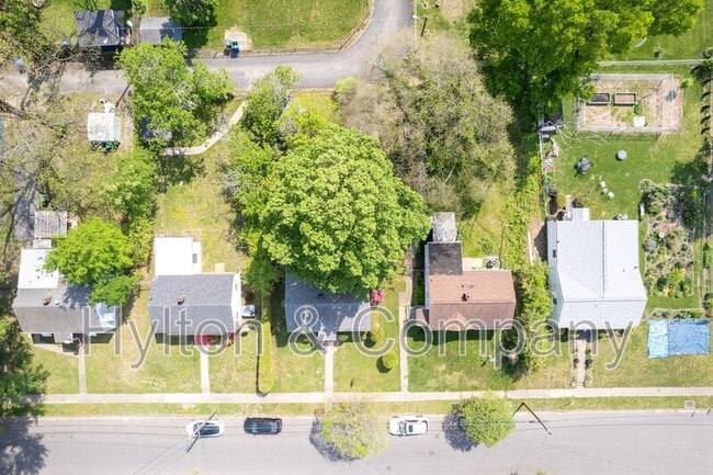 Building Photo - 817 Cheatwood Ave