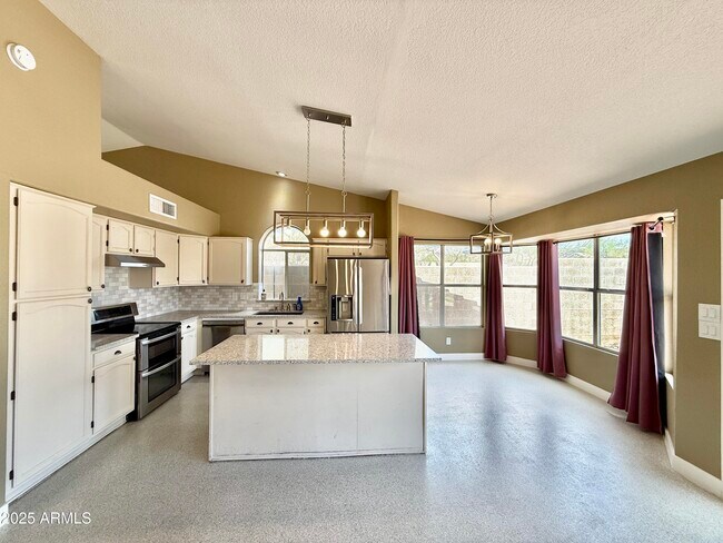 Foto del edificio - 2218 E Desert Trumpet Rd