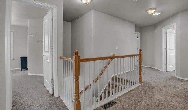 Building Photo - 5727 Cross Creek Dr