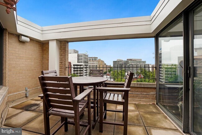 Foto del edificio - 2201 L St NW