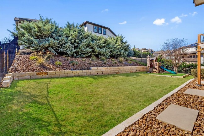 Building Photo - 407 Highland Village Dr