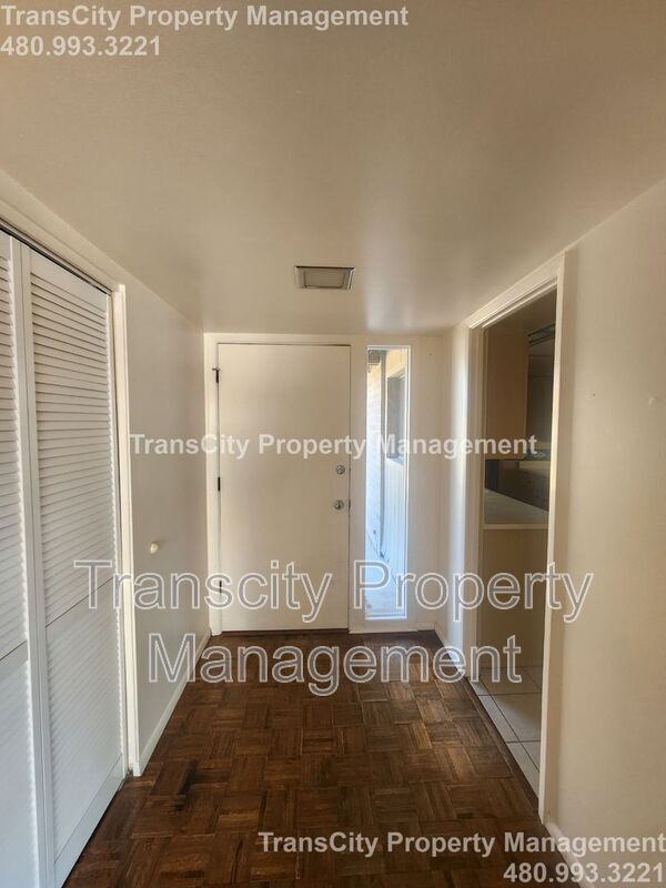 Building Photo - 128 E Ellis Dr