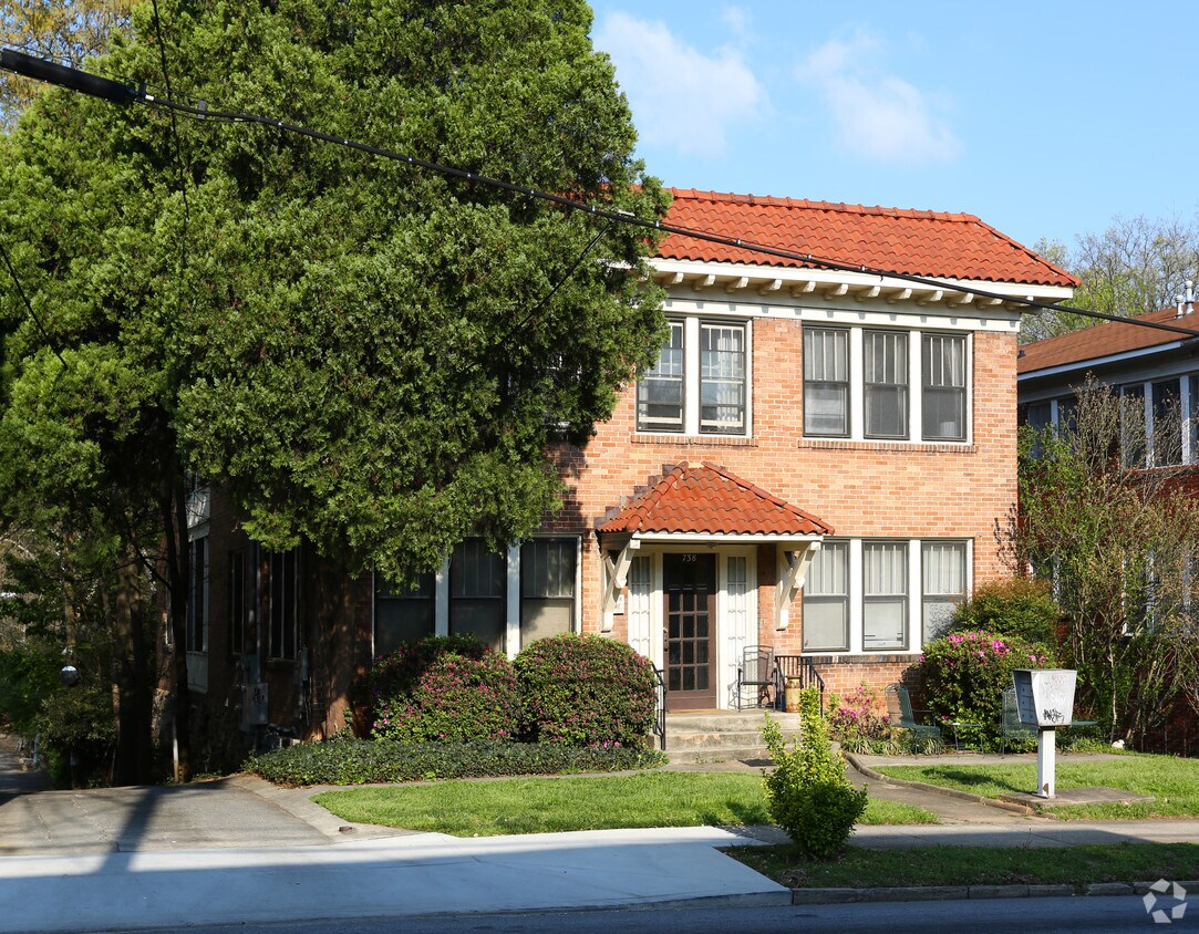 Foto del edificio - 738 Monroe Dr