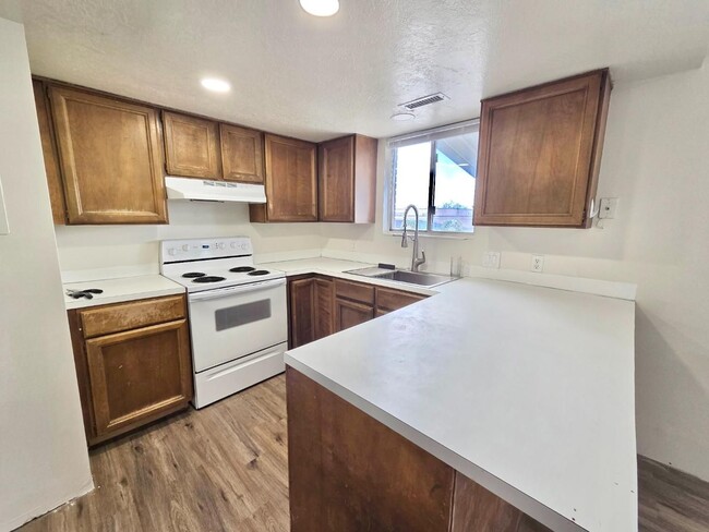 Building Photo - 5571 S 2800 W