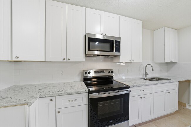Building Photo - 16722 Moary Firth Dr